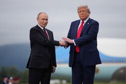 "Дух Анкориджа" против "принуждения России к миру"