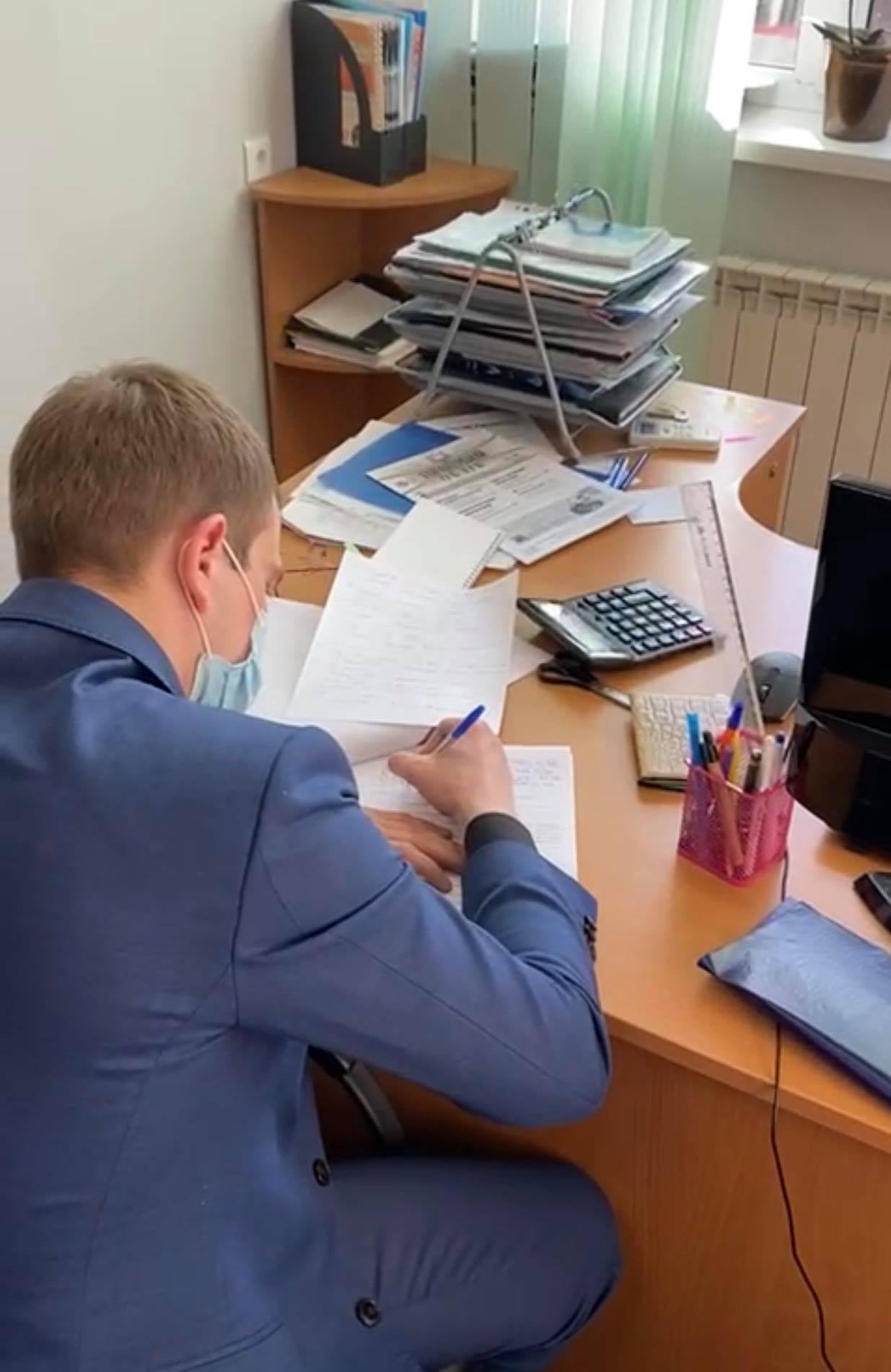 Прокуратура проводит обыски в "Киевзеленстрое" по делу об уклонении от уплаты налогов. Фото: прокуратура