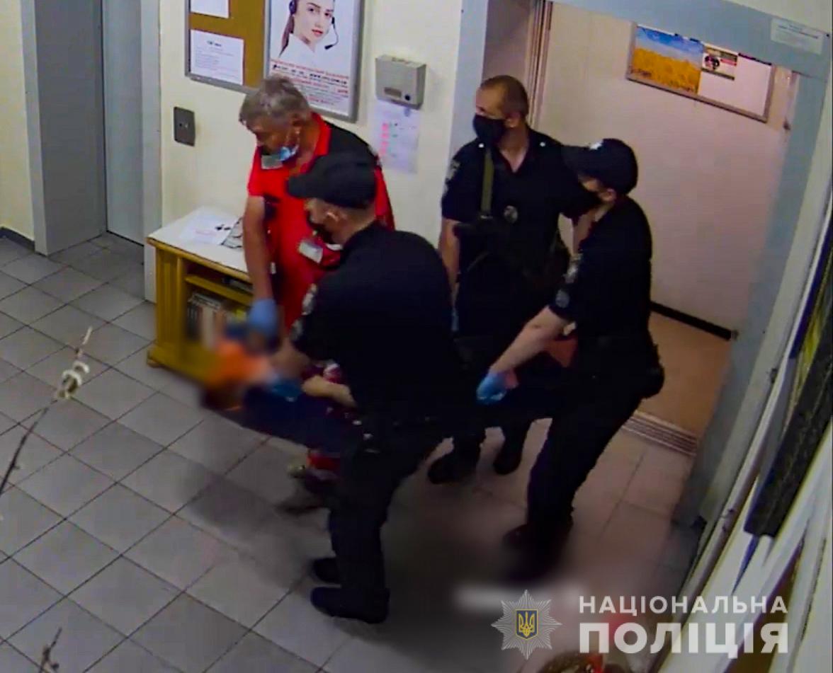 Наркотики, покушение и кража. В полиции рассказали о "заслугах" киевского дантиста, пытавшегося убить экс-тещу