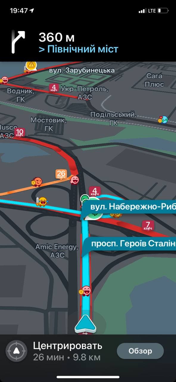 Подъезды к Северному мосту и сам мост в Киеве также застрял в пробке