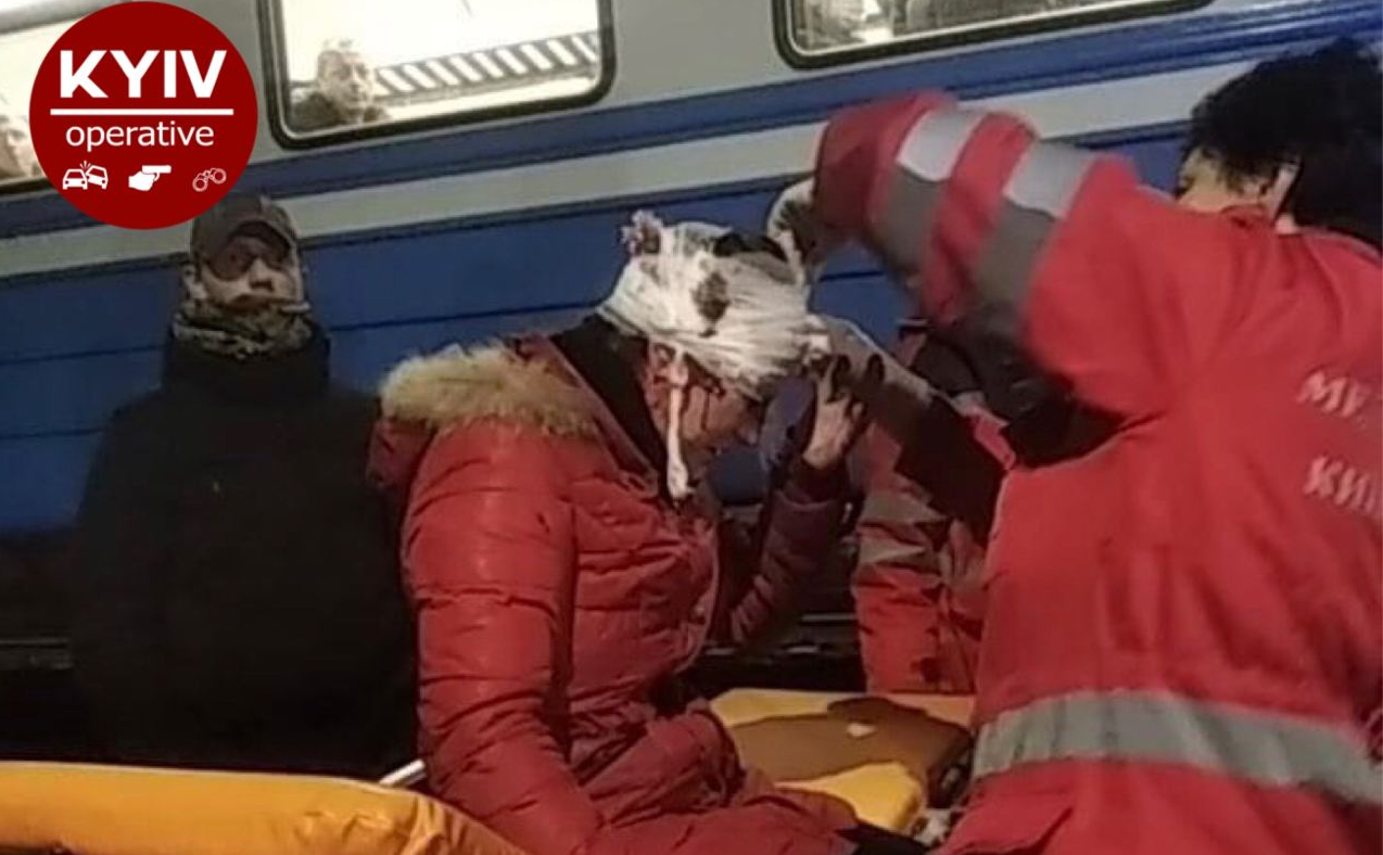 Женщина бросилась под поезд. Скриншот https://t.me/KyivOperativ