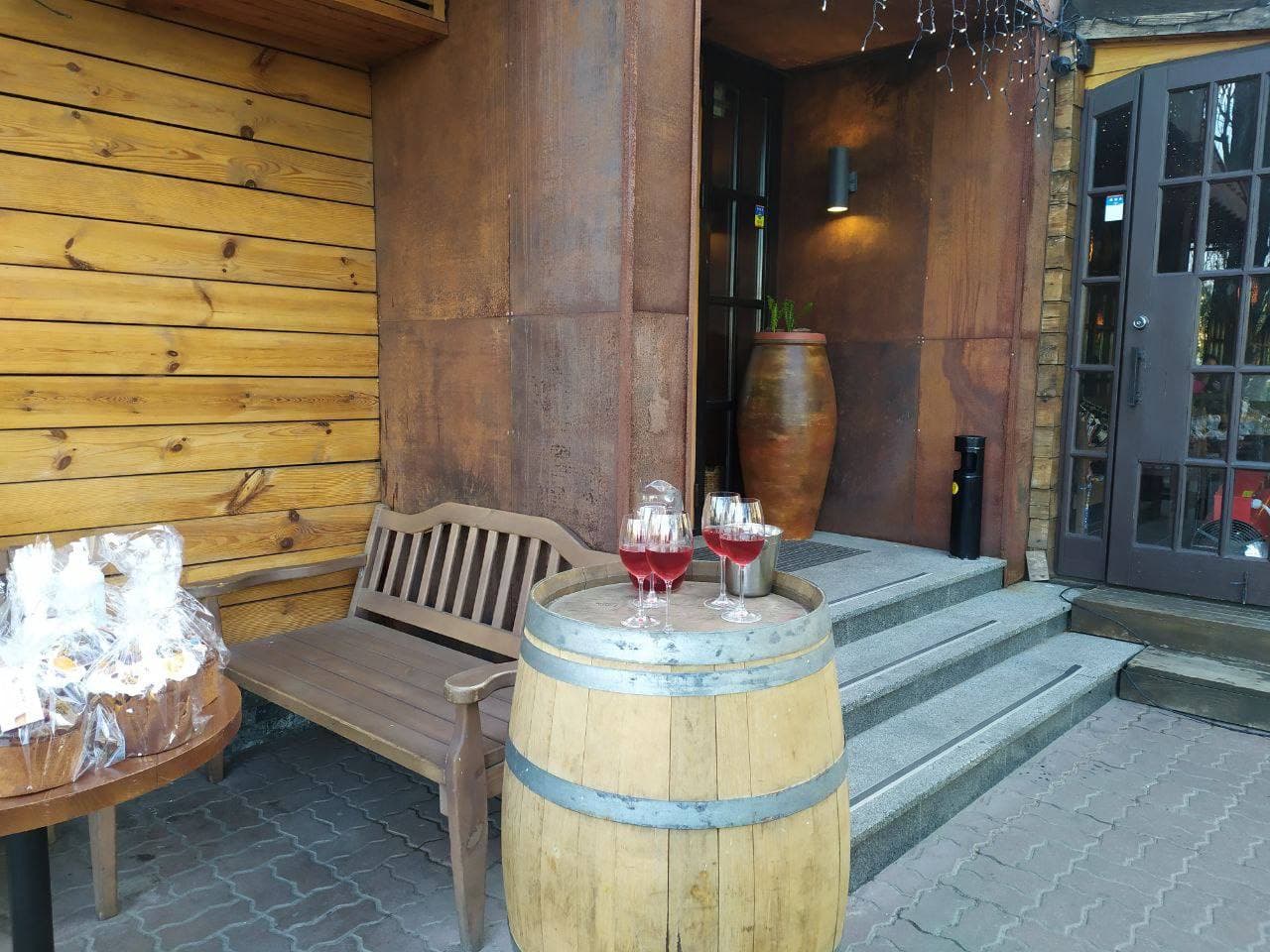 Рестораны Киева заполнены гостями в первый день отмены локдауна